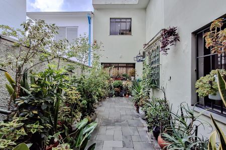 Casa à venda com 300m², 3 quartos e 6 vagasÁrea externa