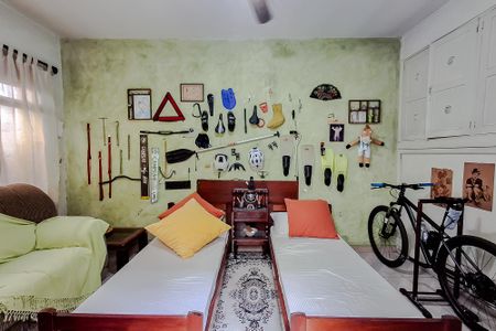 Casa à venda com 300m², 3 quartos e 6 vagasQuarto de Serviço