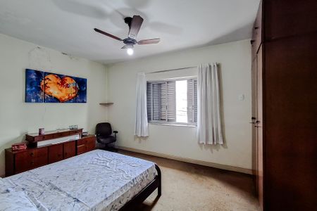 Casa à venda com 300m², 3 quartos e 6 vagasQuarto 4 - Suíte