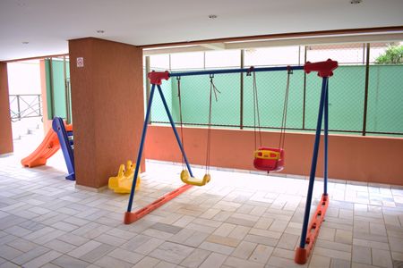 Apartamento para alugar com 90m², 2 quartos e 2 vagasÁrea comum - Playground
