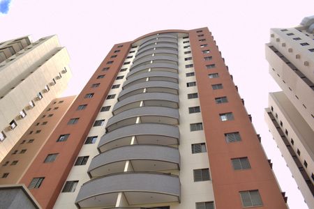 Apartamento para alugar com 90m², 2 quartos e 2 vagasFachada