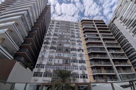 Apartamento à venda com 3000m², 2 quartos e 1 vagaFachada