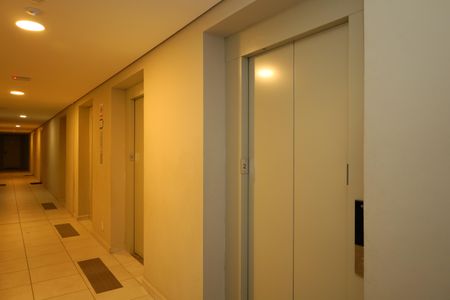 Apartamento à venda com 39m², 2 quartos e sem vagaÁrea comum - Saguão do andar