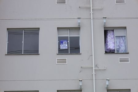 Apartamento à venda com 39m², 2 quartos e sem vagaPlaca instalada na janela do imóvel (2ºandar) - Código da placa BCMI-1421