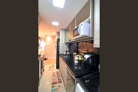 Apartamento à venda com 74m², 2 quartos e 2 vagasCozinha e Área de Serviço