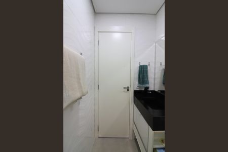 Apartamento à venda com 74m², 2 quartos e 2 vagasBanheiro Social