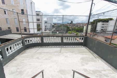 Apartamento para alugar com 55m², 3 quartos e sem vagaÁrea comum 