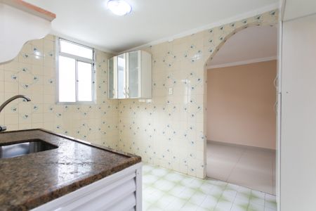 Apartamento para alugar com 55m², 3 quartos e sem vagaCozinha 