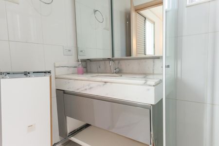 Apartamento para alugar com 78m², 2 quartos e 4 vagasBanheiro suite 