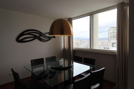 Apartamento para alugar com 146m², 2 quartos e 2 vagasCopa