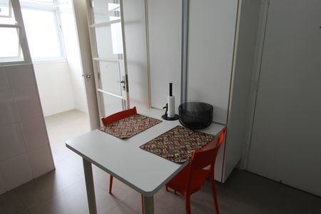 Apartamento para alugar com 146m², 2 quartos e 2 vagasCozinha