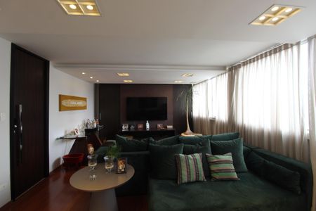 Apartamento para alugar com 146m², 2 quartos e 2 vagasSala