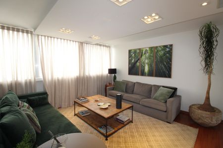 Apartamento para alugar com 146m², 2 quartos e 2 vagasSala