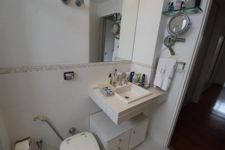 Apartamento para alugar com 146m², 2 quartos e 2 vagasBanheiro 2