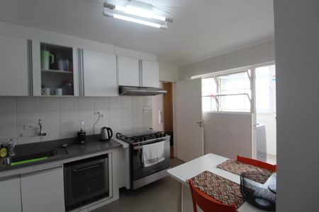 Apartamento para alugar com 146m², 2 quartos e 2 vagasCozinha