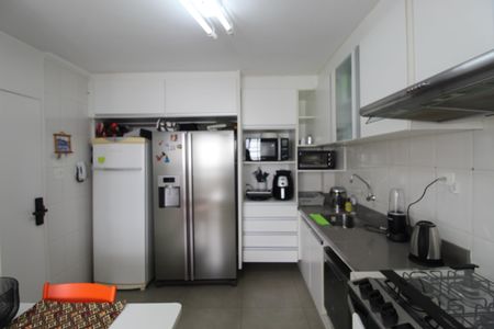 Apartamento para alugar com 146m², 2 quartos e 2 vagasCozinha