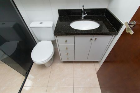 Casa de condomínio à venda com 55m², 2 quartos e 2 vagas Casa de condomínio à venda com 55m², 2 quartos e 2 vagasBanheiro