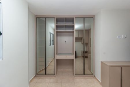 Casa de condomínio à venda com 55m², 2 quartos e 2 vagas Casa de condomínio à venda com 55m², 2 quartos e 2 vagasQuarto 2