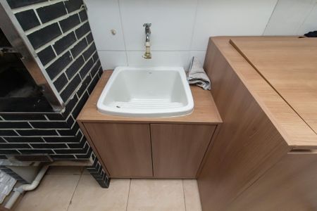 Casa de condomínio à venda com 55m², 2 quartos e 2 vagas Casa de condomínio à venda com 55m², 2 quartos e 2 vagasÁrea de Serviço - Churrasqueira