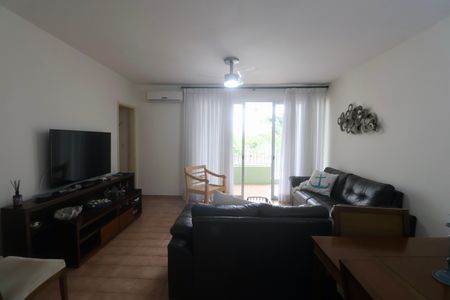 Sala de apartamento para alugar com 4 quartos, 93m² em Jardim Las Palmas, Guarujá