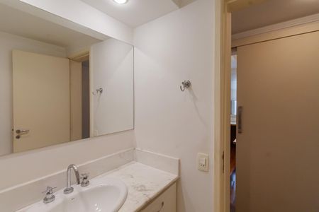 Banheiro de apartamento para alugar com 2 quartos, 120m² em Itaim Bibi, São Paulo