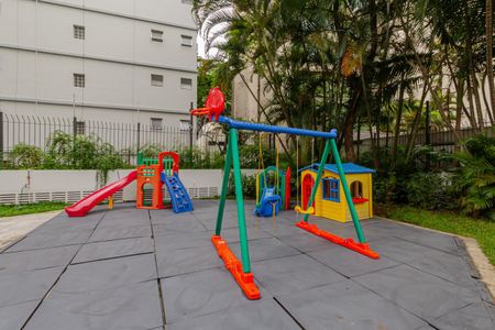 Apartamento para alugar com 120m², 2 quartos e 1 vaga Apartamento para alugar com 120m², 2 quartos e 1 vagaÁrea comum - Playground