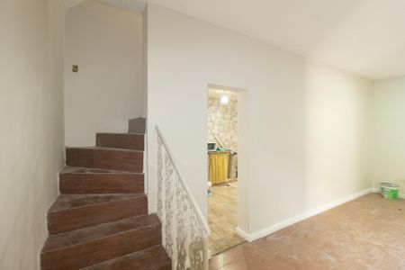 Escada de casa para alugar com 2 quartos, 200m² em Campo Grande, Rio de Janeiro