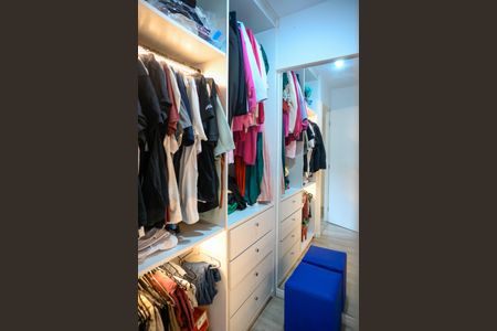 Apartamento para alugar com 67m², 2 quartos e 1 vagaCloset Quarto 1 - Suite