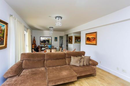 Apartamento para alugar com 3 quartos, 234m² em Jardim Arpoador, São Paulo