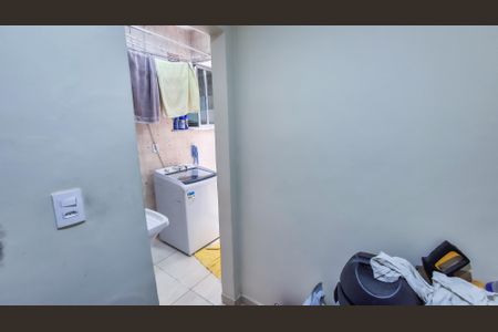 Apartamento à venda com 82m², 2 quartos e 1 vagaDependência de empregada 