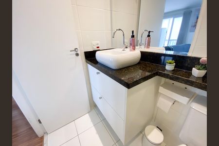 Banheiro de kitnet/studio para alugar com 1 quarto, 35m² em Mooca, São Paulo