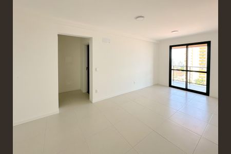 Sala de apartamento para alugar com 1 quarto, 68m² em Barreiros, São José