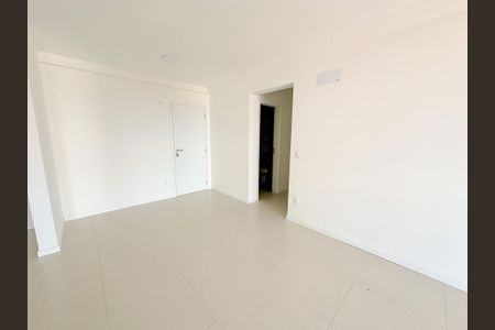 Apartamento para alugar com 68m², 1 quarto e 1 vagaSala