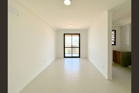 Apartamento para alugar com 68m², 1 quarto e 1 vagaSala