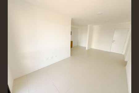 Sala de apartamento para alugar com 1 quarto, 68m² em Barreiros, São José