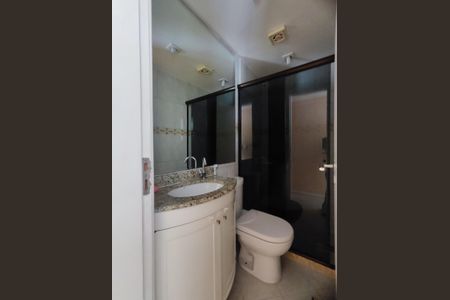 Apartamento para alugar com 96m², 4 quartos e 2 vagas Apartamento para alugar com 96m², 4 quartos e 2 vagasBanheiro social