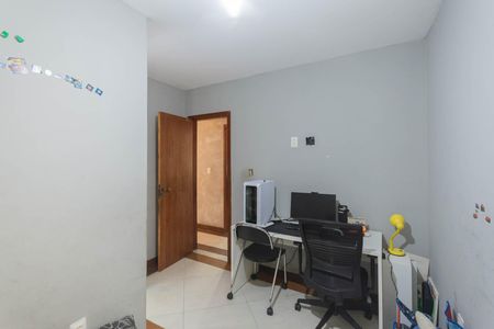 Casa à venda com 220m², 3 quartos e 2 vagasSuíte 3