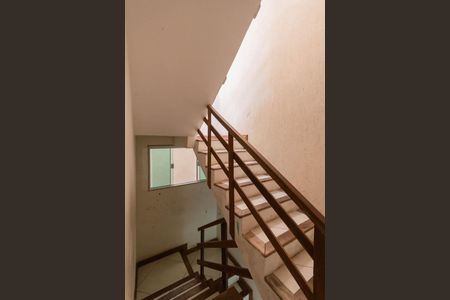 Casa à venda com 220m², 3 quartos e 2 vagasEscadas