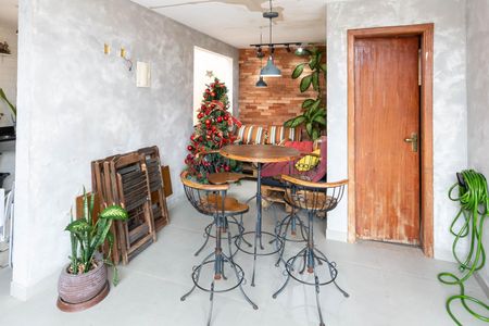 Casa à venda com 220m², 3 quartos e 2 vagasCobertura