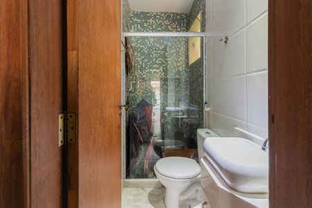 Casa à venda com 220m², 3 quartos e 2 vagasBanheiro Suíte 3