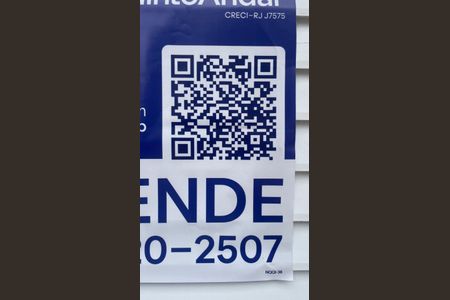 Casa à venda com 220m², 3 quartos e 2 vagas Casa à venda com 220m², 3 quartos e 2 vagasPlaquinha