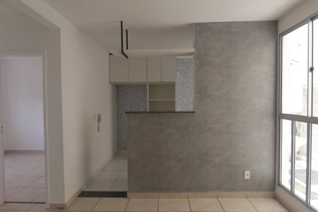 Sala de apartamento para alugar com 2 quartos, 51m² em Planalto, Belo Horizonte