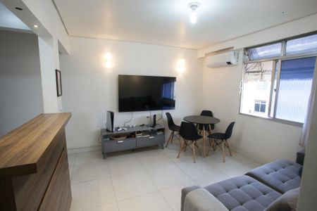 Sala de apartamento para alugar com 2 quartos, 50m² em Taquara, Rio de Janeiro