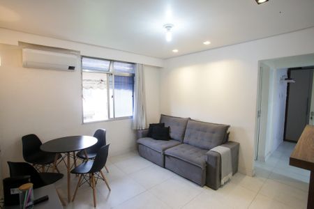 Sala de apartamento para alugar com 2 quartos, 50m² em Taquara, Rio de Janeiro
