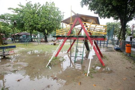 Apartamento para alugar com 50m², 2 quartos e 2 vagasÁrea comum - Playground