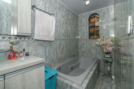 Casa à venda com 300m², 3 quartos e 2 vagasBanheiro