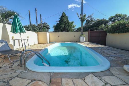 Casa à venda com 300m², 3 quartos e 2 vagasPiscina