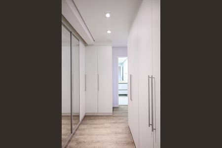 Apartamento à venda com 141m², 3 quartos e 3 vagasArmário da Suíte  2