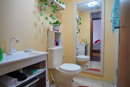 Banheiro  de apartamento à venda com 2 quartos, 52m² em Sarandi, Porto Alegre