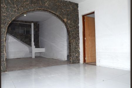 Sala de casa para alugar com 2 quartos, 187m² em Providência, Belo Horizonte
